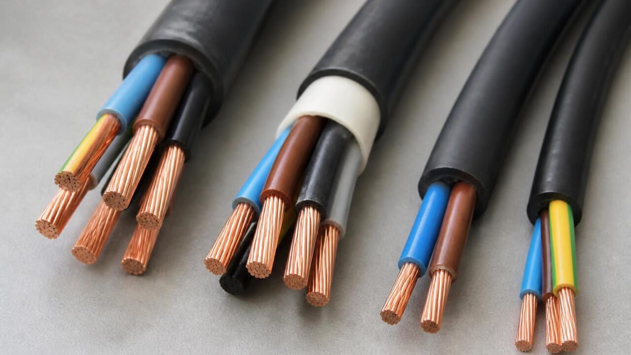 découvrez la section de câble adaptée pour votre plaque de cuisson, four et gros électroménager afin d'assurer une installation électrique sécurisée et conforme aux normes.
